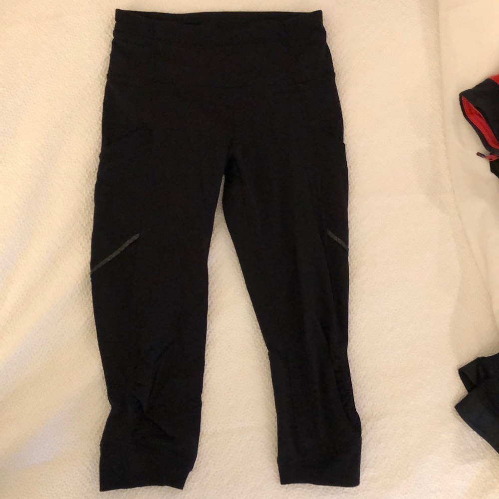 LULULEMON Capri pants